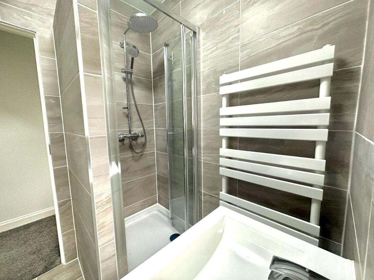 Open Mind Property - 6 Luxury Bedrooms With Free Parking 朴次茅斯 外观 照片