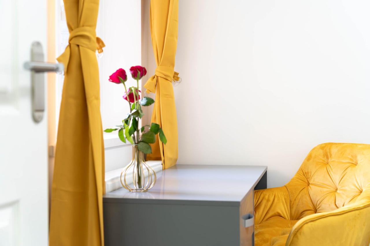 Open Mind Property - 6 Luxury Bedrooms With Free Parking 朴次茅斯 外观 照片