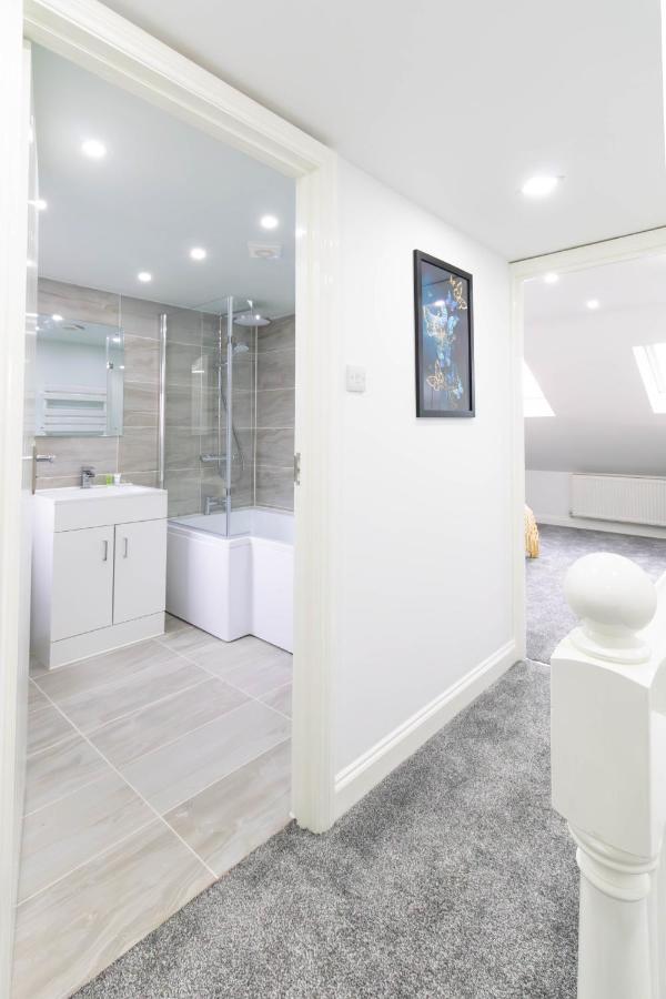 Open Mind Property - 6 Luxury Bedrooms With Free Parking 朴次茅斯 外观 照片