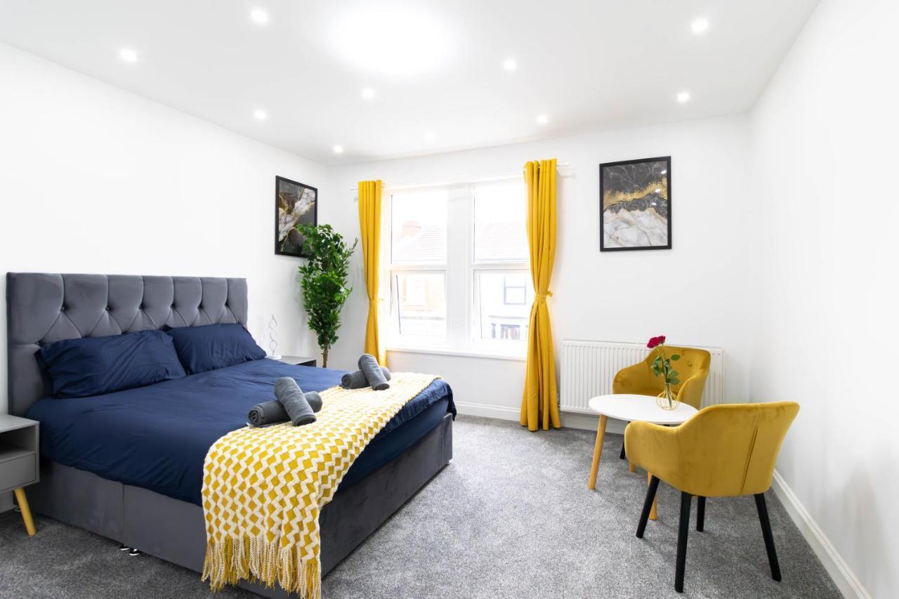 Open Mind Property - 6 Luxury Bedrooms With Free Parking 朴次茅斯 外观 照片
