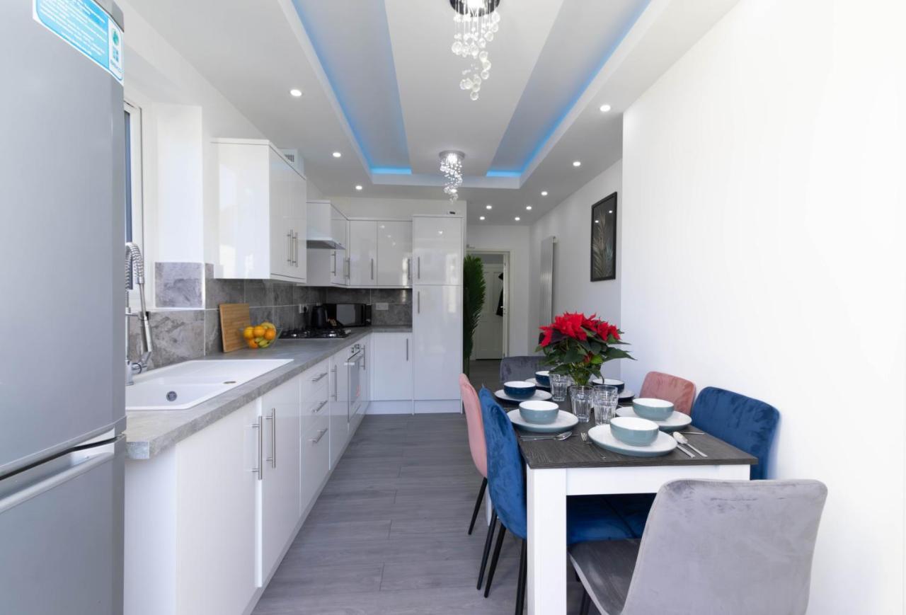Open Mind Property - 6 Luxury Bedrooms With Free Parking 朴次茅斯 外观 照片