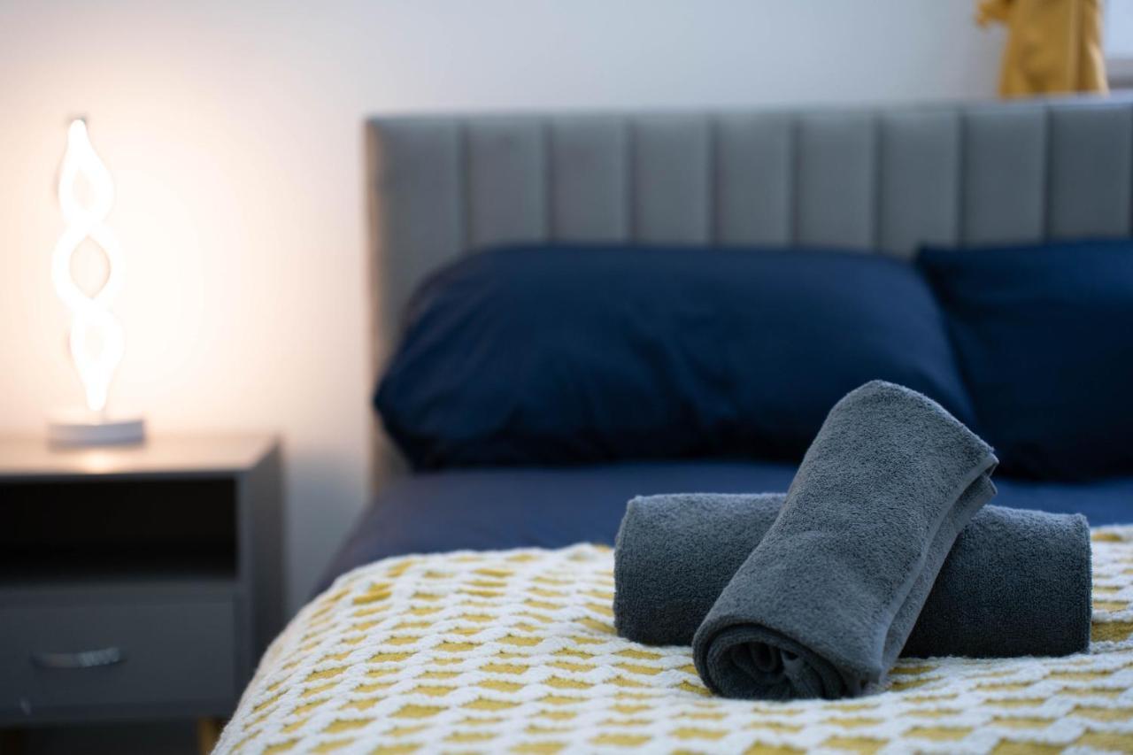 Open Mind Property - 6 Luxury Bedrooms With Free Parking 朴次茅斯 外观 照片