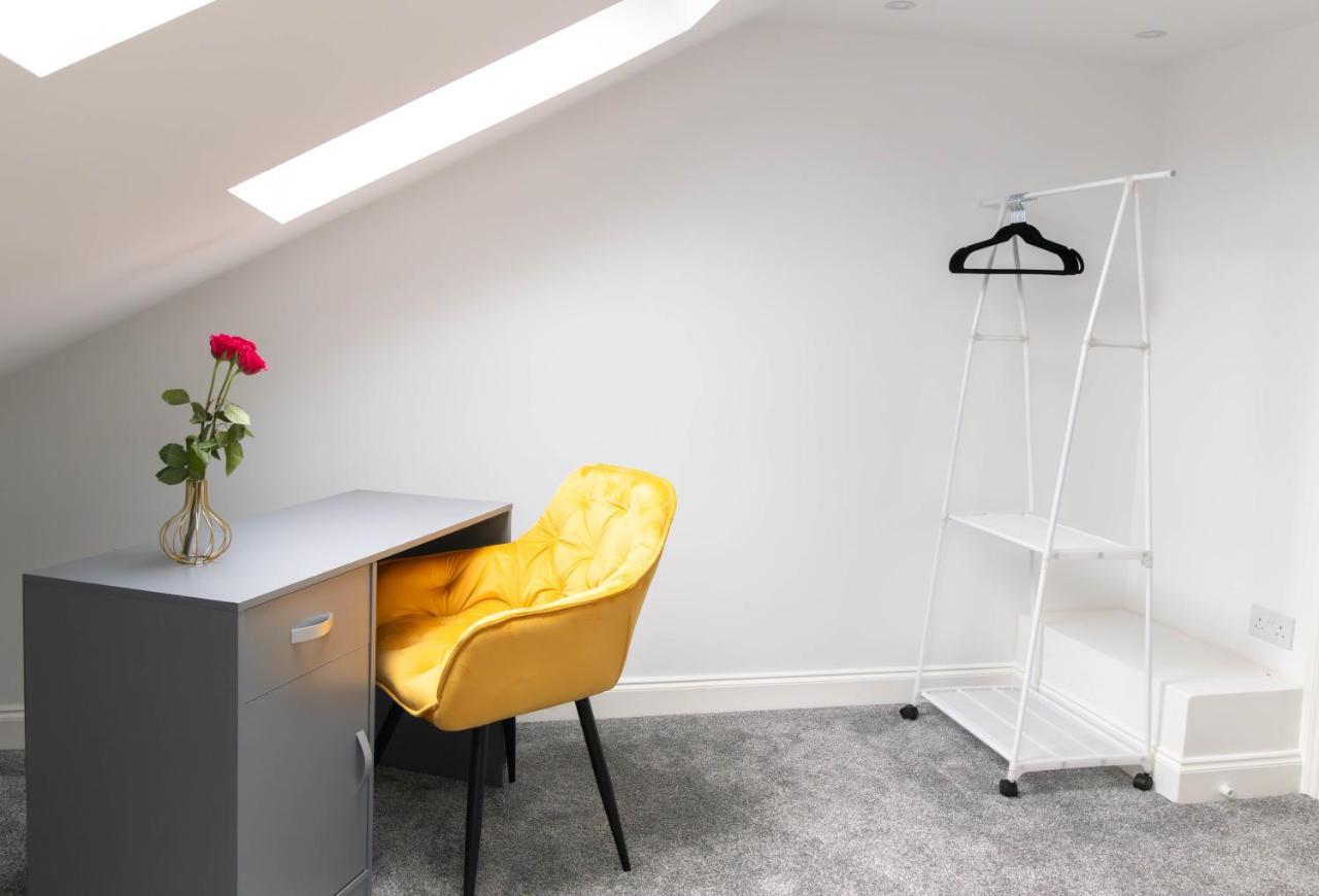 Open Mind Property - 6 Luxury Bedrooms With Free Parking 朴次茅斯 外观 照片